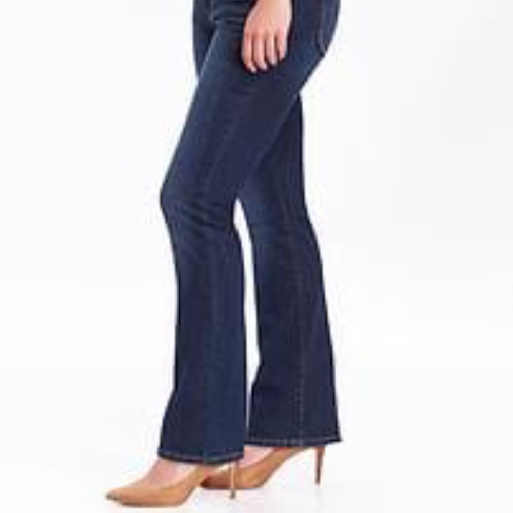 EUC Old Navy SweetHeart/Curvy Bootcut Leg Jeans